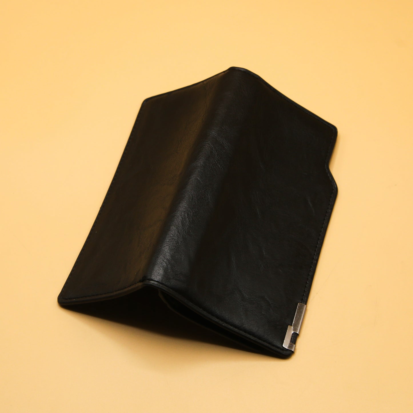 The Duke Vertical Wallet